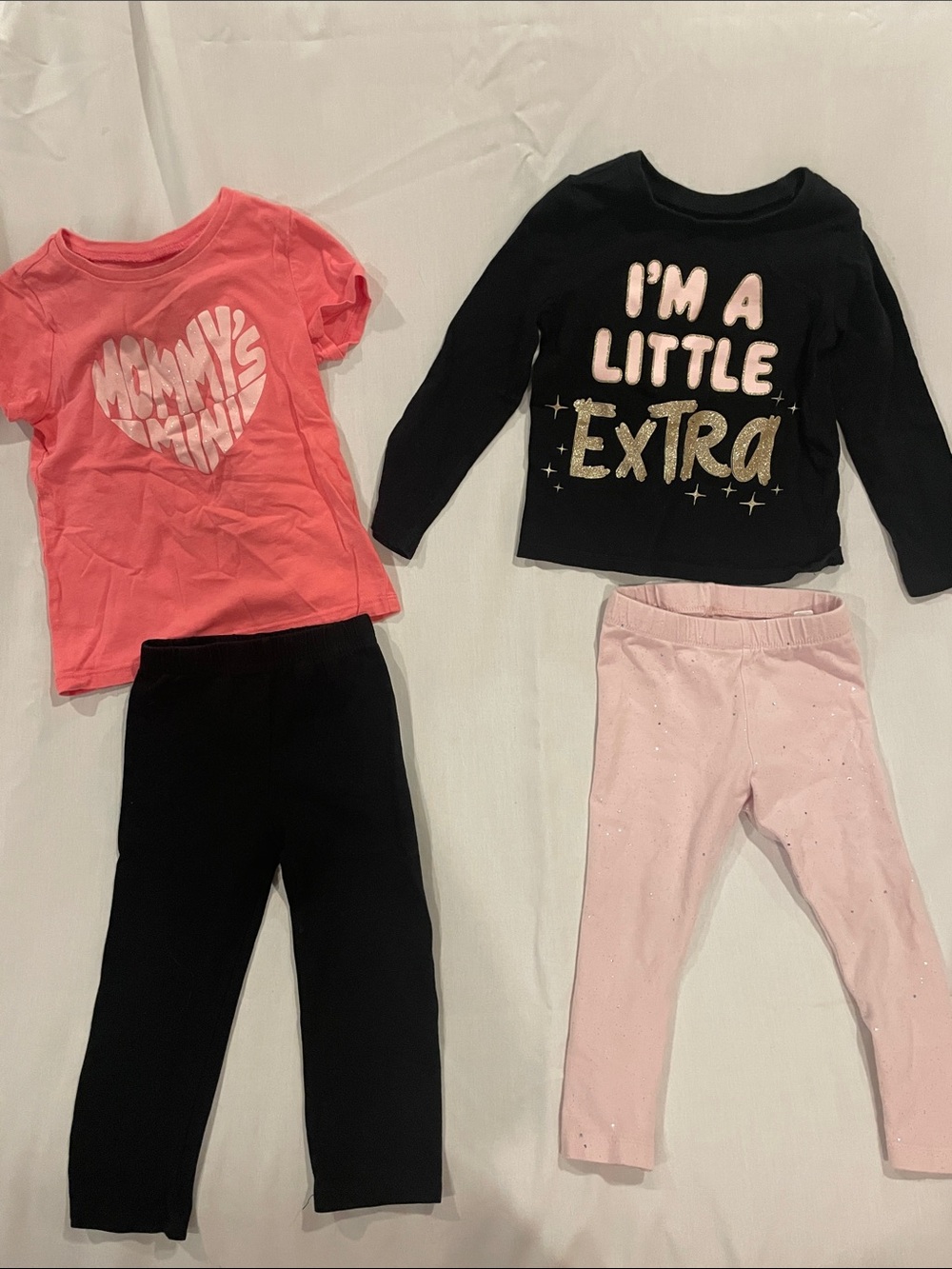Carters 2 T set ! 2 leggings and 2 shirts